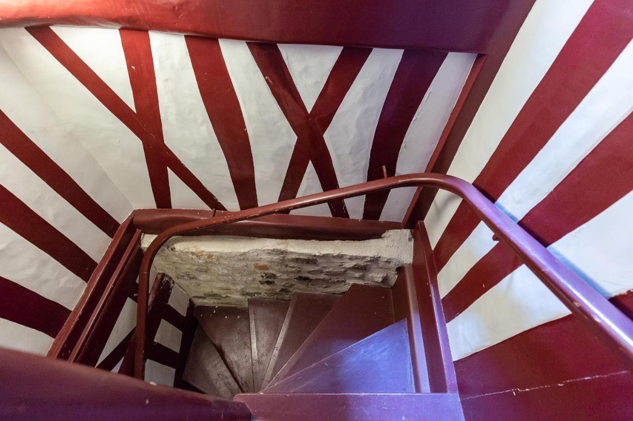 L'escalier D'h - Duplex 3 In The Center - Normand Charm - Family Apartamento