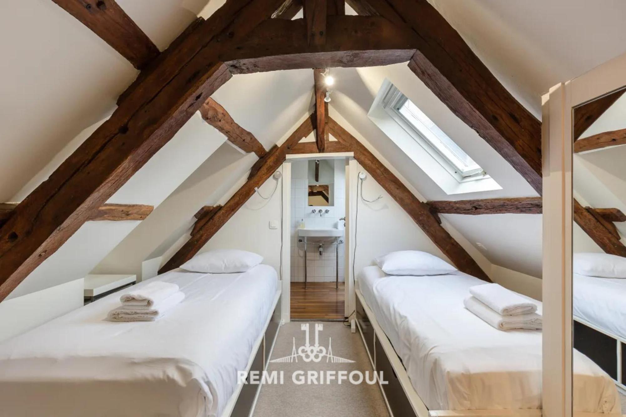 L'escalier D'h - Duplex 3 In The Center - Normand Charm - Family